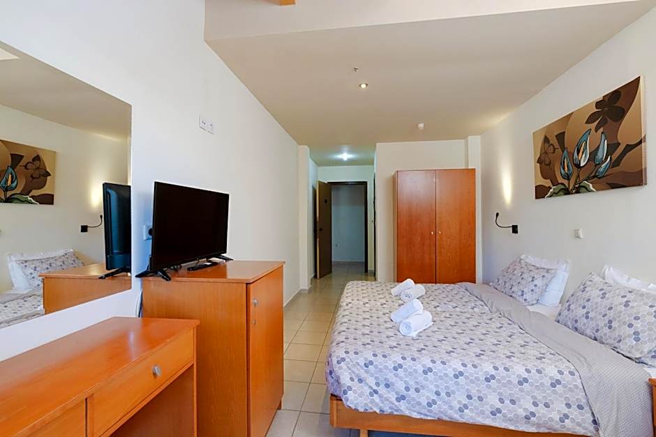 Heleni Beach Hotel