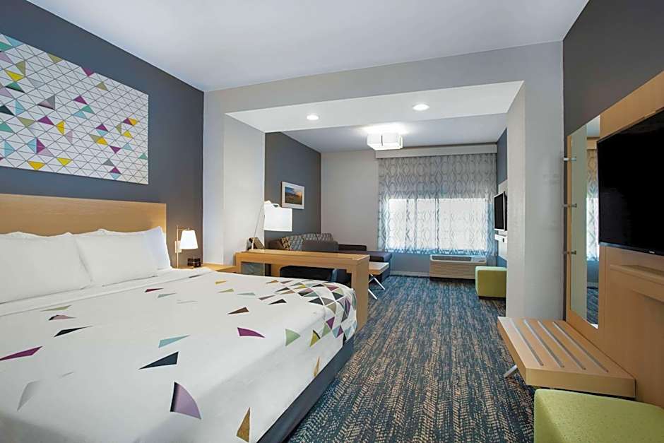 La Quinta Inn & Suites by Wyndham Manassas VA-Dulles Airport