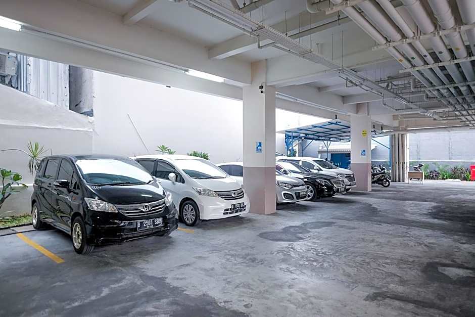 Sans Hotel Puri Indah Jakarta