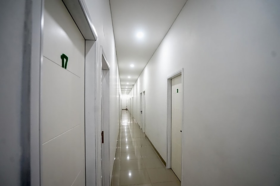 OYO 443 Hotel Barlian