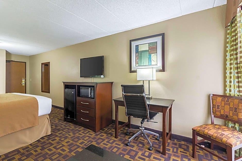 Quality Inn & Suites Arden Hills - Saint Paul North