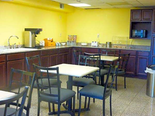 Park Hill Inn and Suites