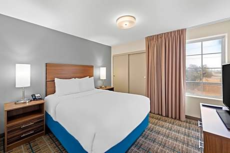 Two-Bedroom Deluxe King Suite with  Living Room - Non-Smoking