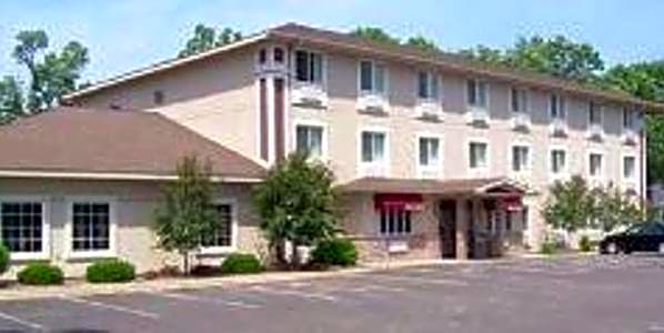 Budget Host Inn & Suites North Branch