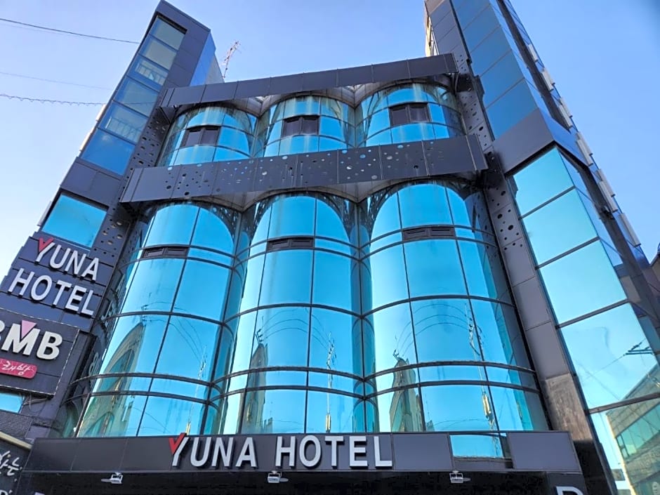 Yuna Hotel by Merciel