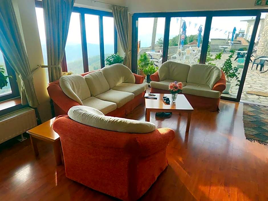 Hotel Isaraiko Spiti Agia Theodora