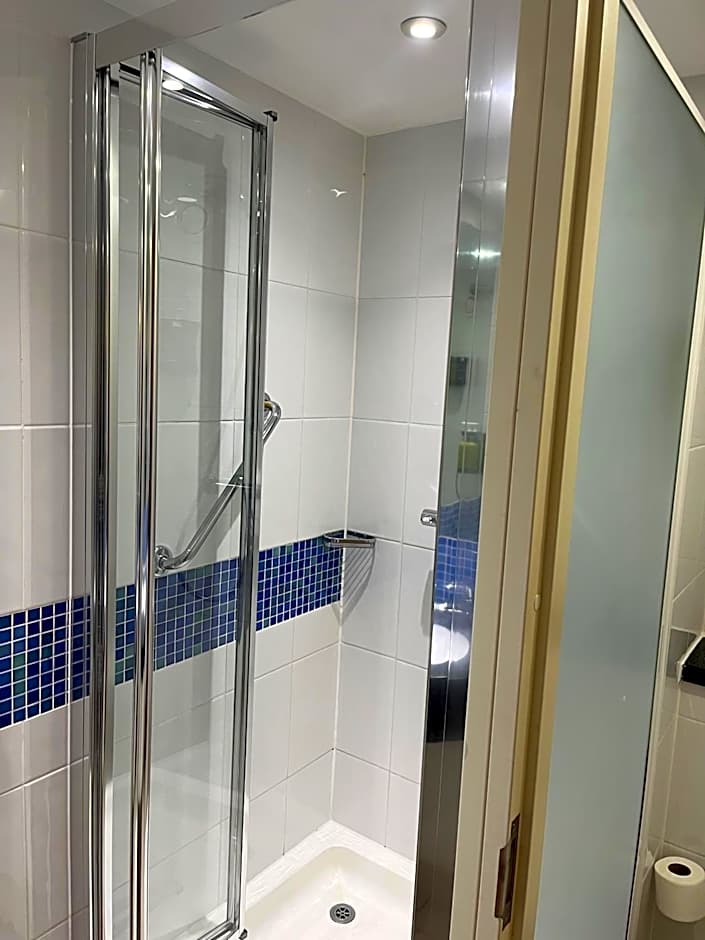 Holiday Inn Express London - Epsom Downs By IHG