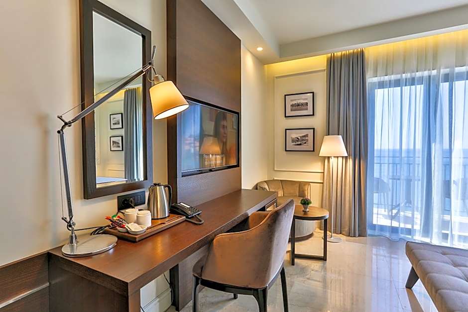 Hotel California by Aycon