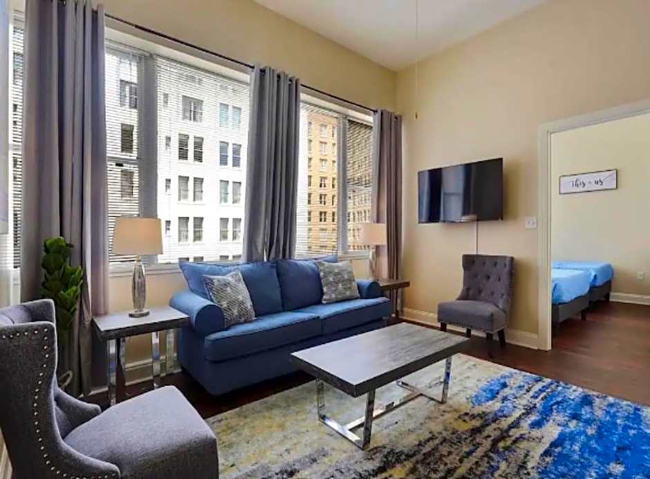 Amazing Condos Beautiful View 2 Blocks To French Quarter, Small Rooftop Pool, Gym, Seanger Theater, Super Dome, And Bourbon St