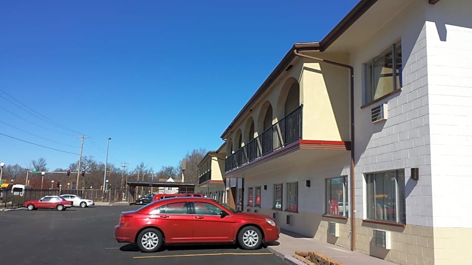 Americas Best Inn & Suites Urbana