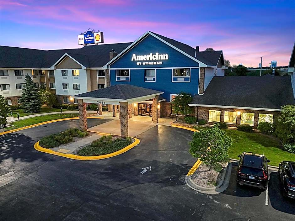 AmericInn by Wyndham Green Bay East