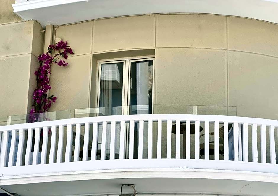 Golden City Center Suites