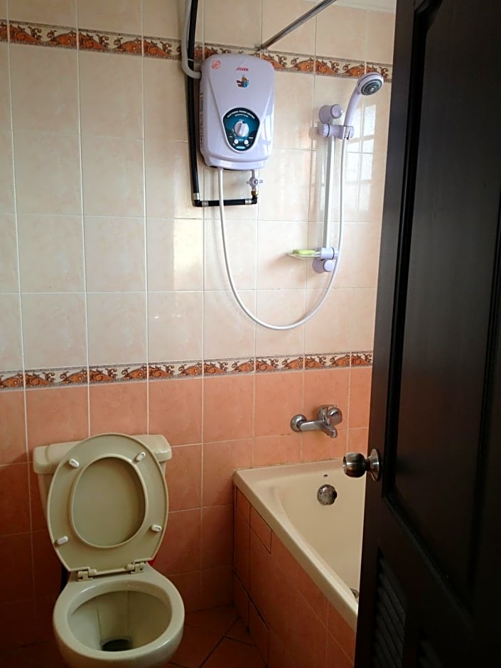 Homestay Marina Court