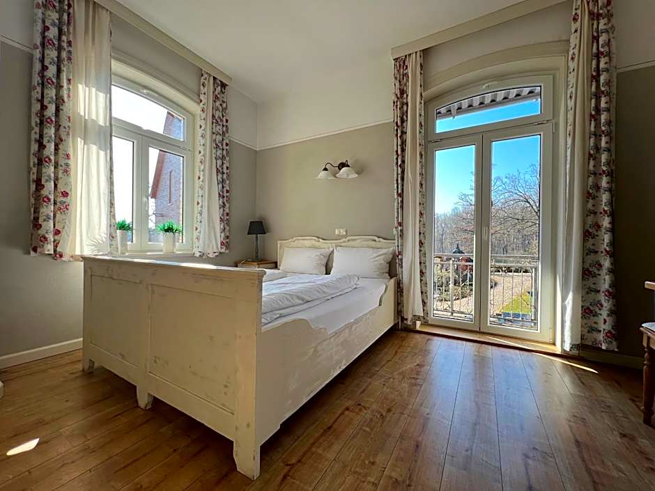 Photo 1 of 4 of Balcony