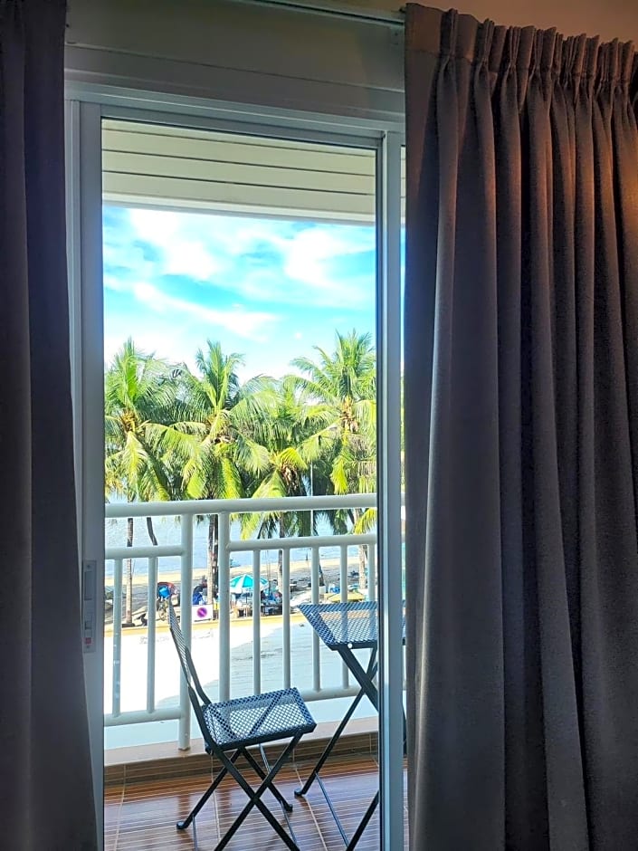 Nana Chat Bangsaen Hotel