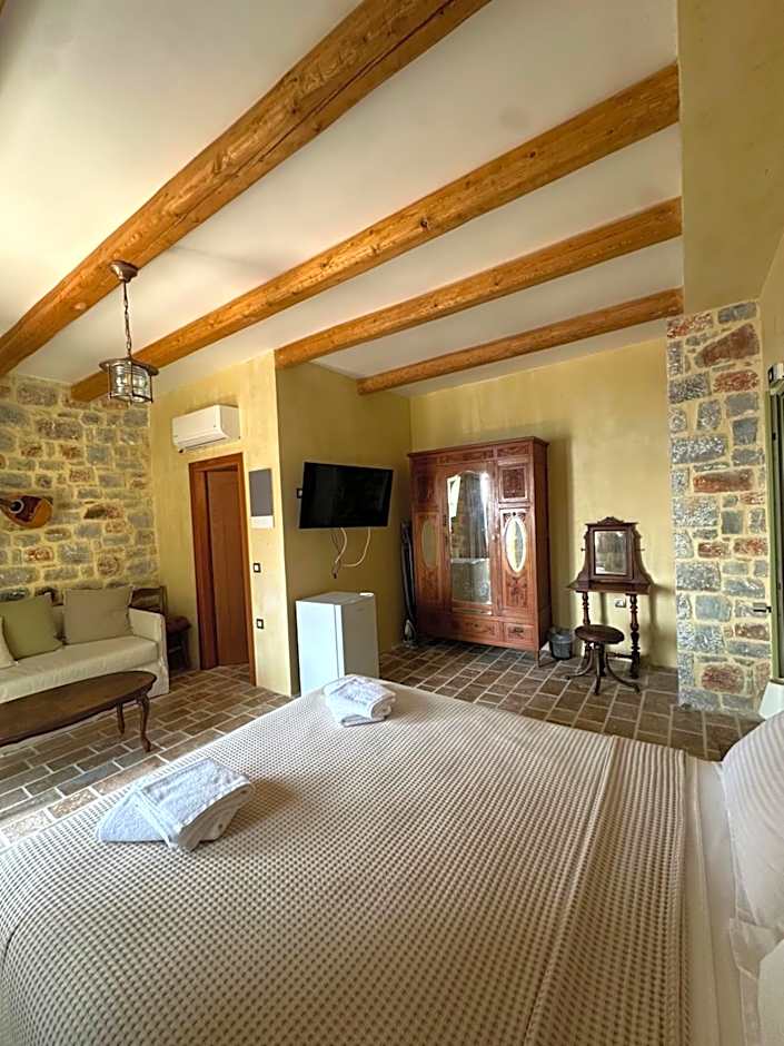 Arapis Rooms & Suites