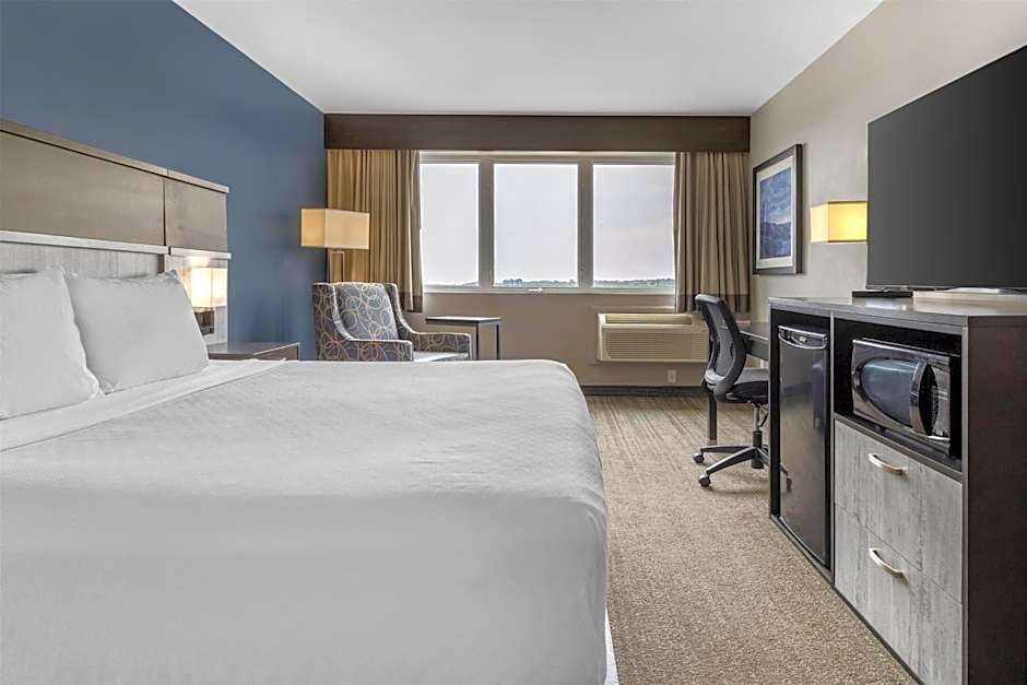 Best Western Plus Chocolate Lake Hotel