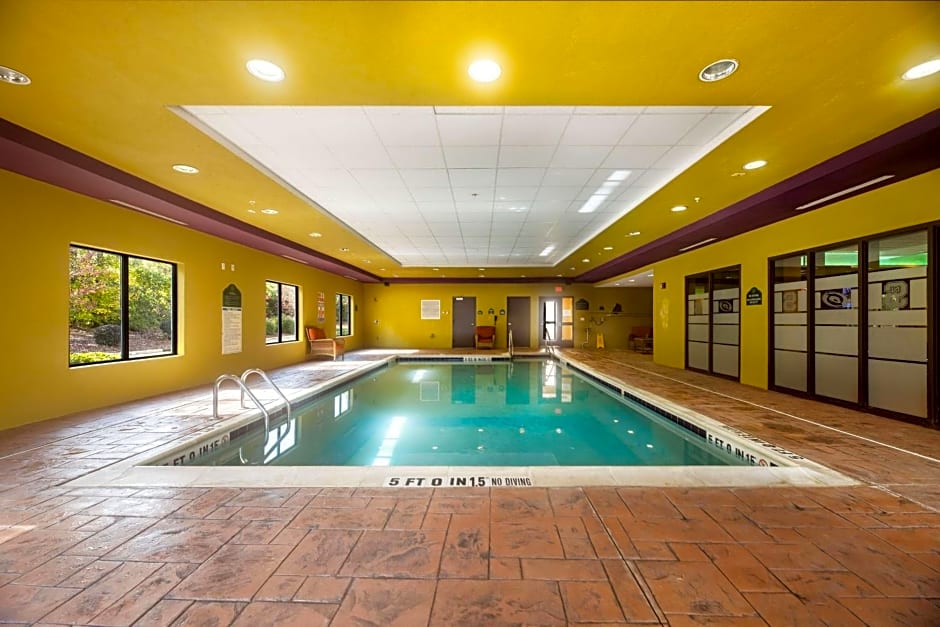 Wingate by Wyndham State Arena Raleigh/Cary Hotel