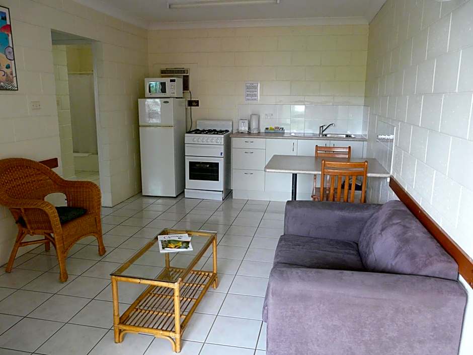 Oasis Inn Apartments