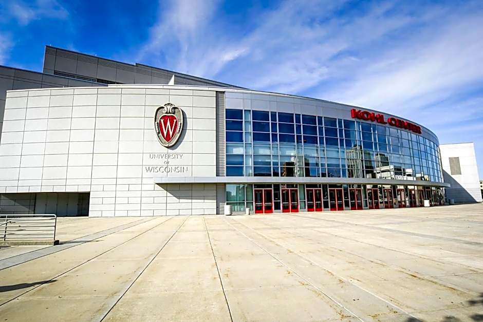 Holiday Inn Express and Suites Madison Central By IHG