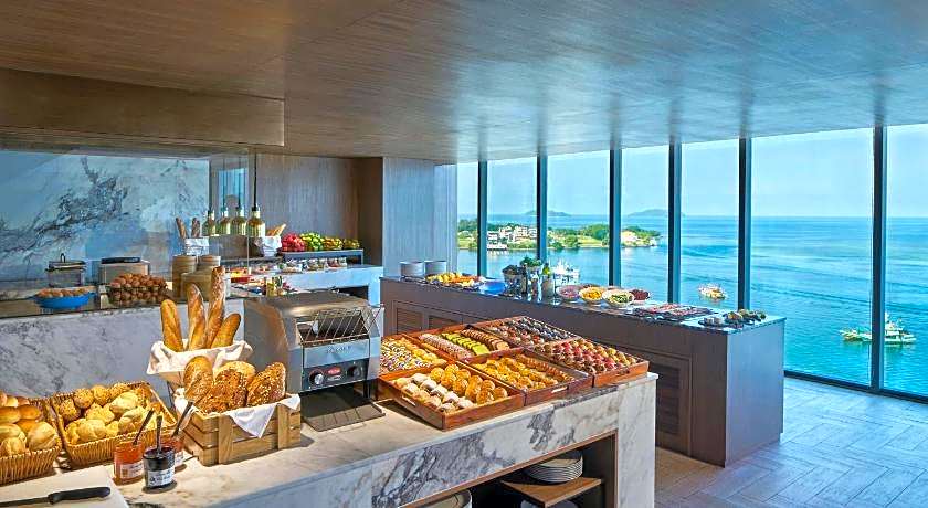 Le Meridien Kota Kinabalu