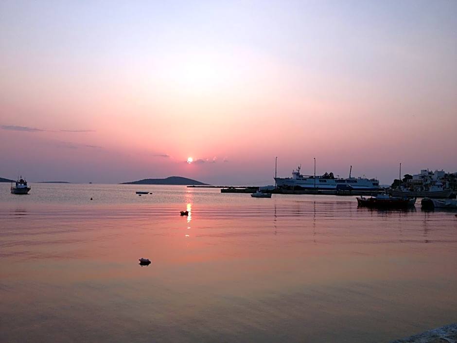 Gikas Apartments Triple Studio Sea View B7