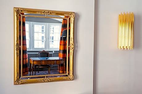 Junior Suite with Cathedral View