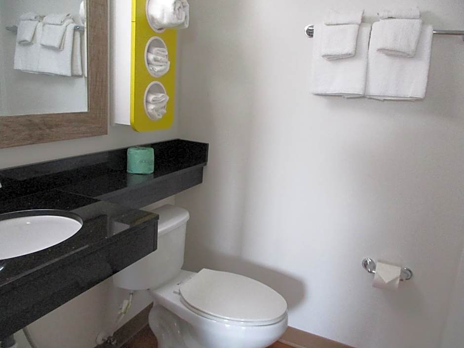 Motel 6-North Olmsted, OH - Cleveland