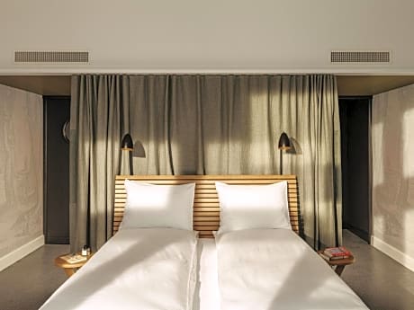 Top Floor Signature Design Room
