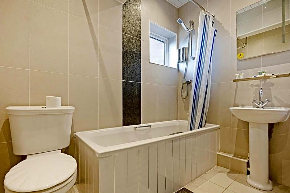 OYO The Baltimore Hotel