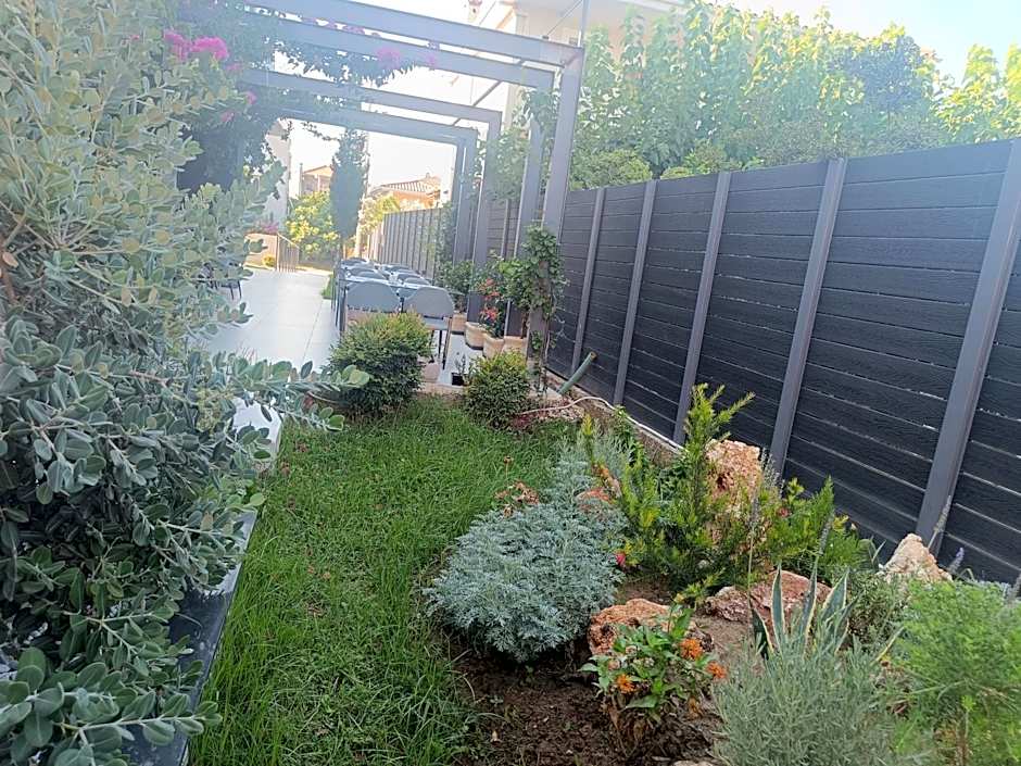 Oikos 9 Rooms and Suites