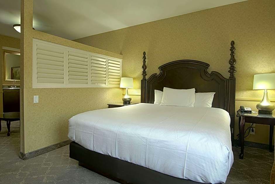 Azure Hotel & Suites Ontario, A Trademark Collection Hotel