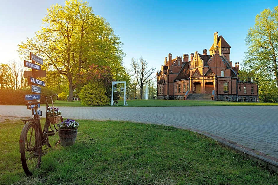 Jaunmoku Palace Complex Hotel