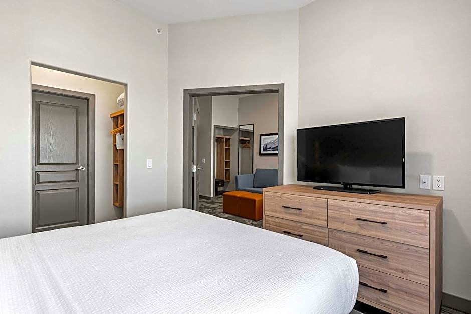 Sandman Hotel & Suites Calgary West