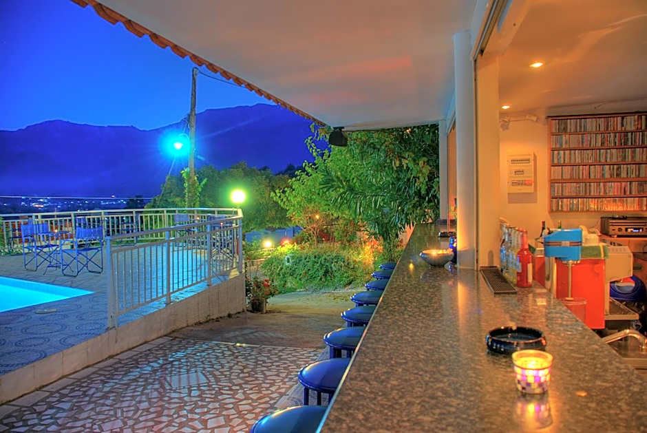 Hotel Emerald and Suites