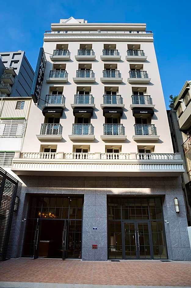 CHECK inn Express Taichung Yizhong