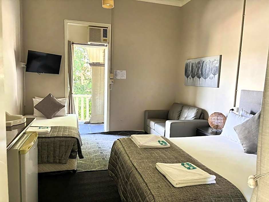 Grand Hotel Mount Morgan