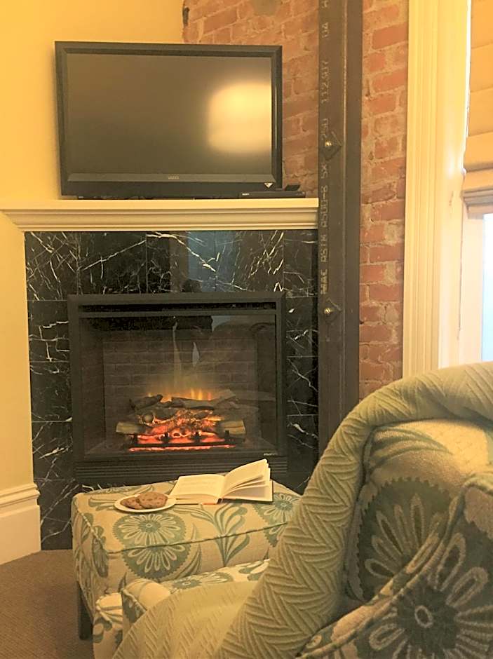 Healdsburg Inn on the Plaza, A Four Sisters Inn