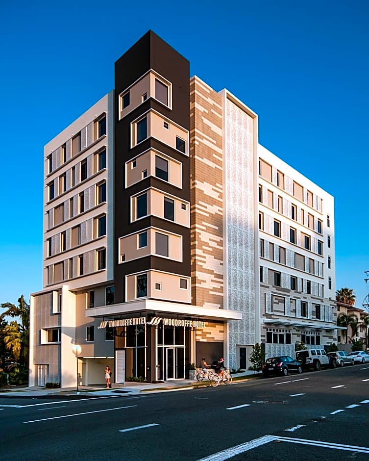 Woodroffe Hotel