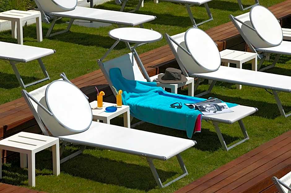 Aqualuz Lagos by The Editory