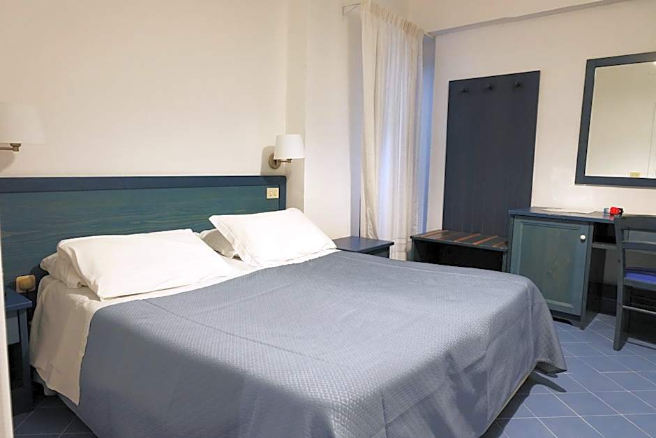 Hotel Baia Di Puolo