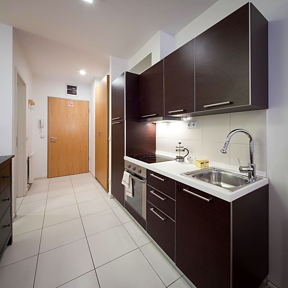 Quality Point Apartments 0-24 reception