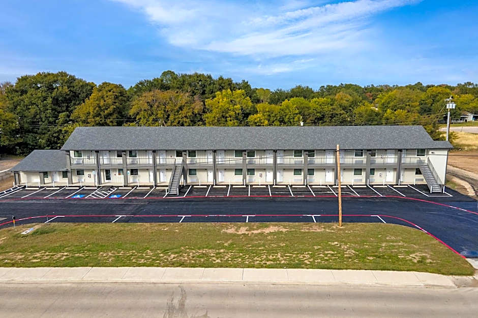 Extended Stay Gun Barrel City