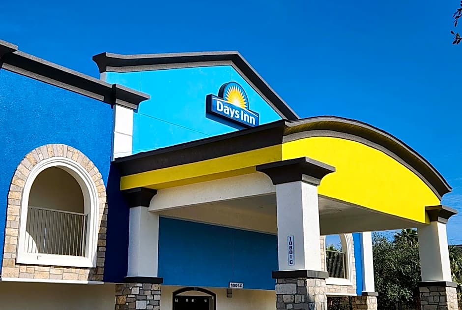 Days Inn by Wyndham Houston East