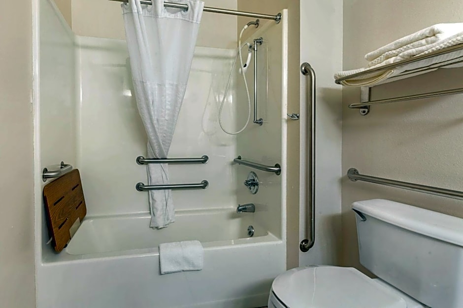 MainStay Suites Dubuque at Hwy 20