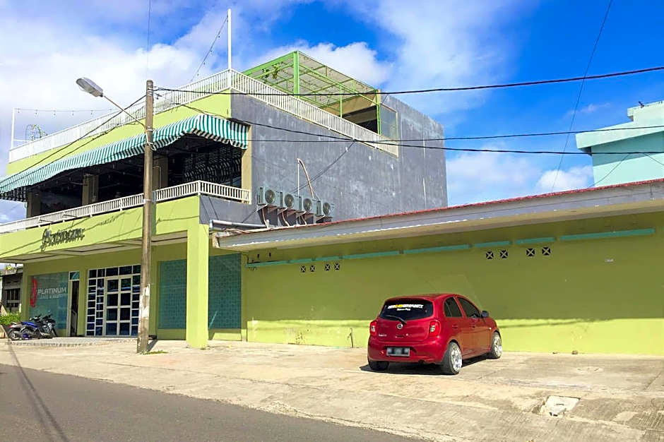 Urbanview Hotel Platinum Parepare