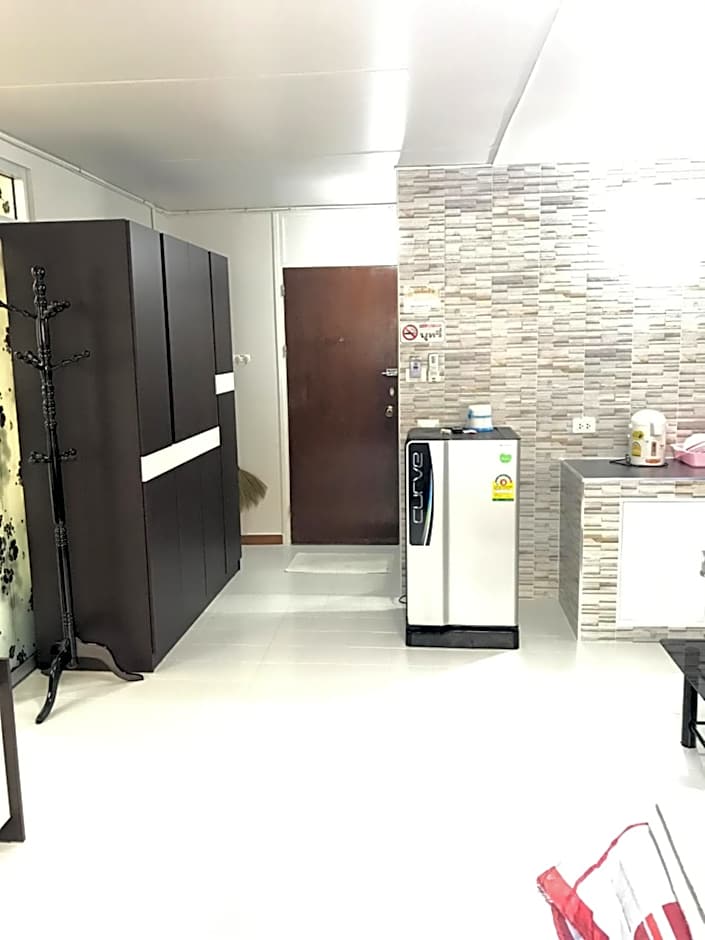 Muangthongthani Rental/Khun Dan