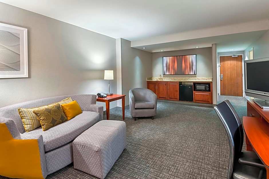 Courtyard by Marriott Fort Myers at I-75 and Gulf Coast Town Center