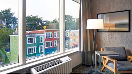 Room, 1 King Bed, City View