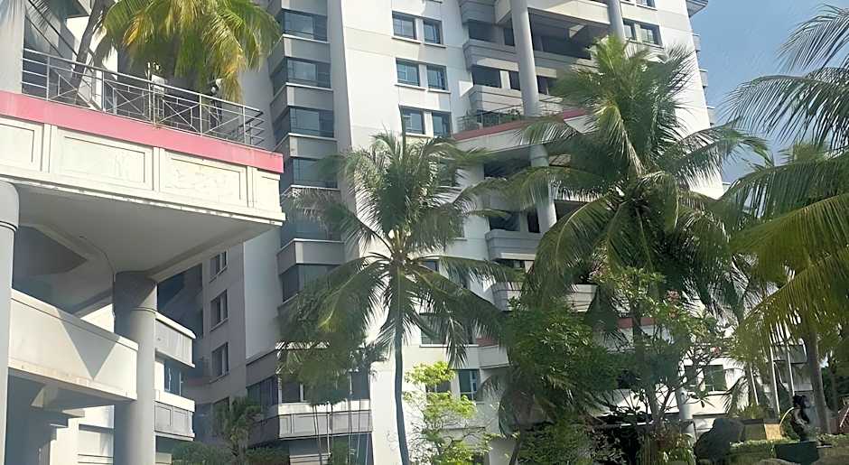 Grand Tropic Suites Hotel